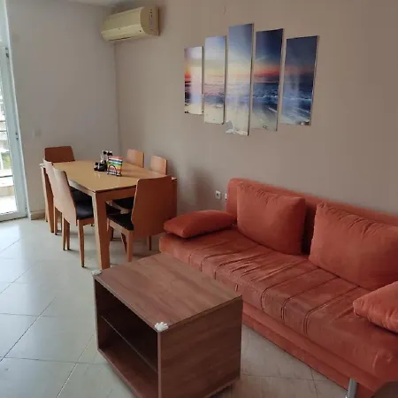 Ideal Three Bed For Families Closed To The Апартамент
