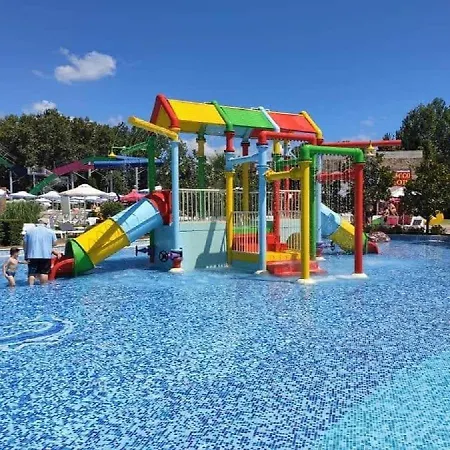 Ideal Three Bed For Families Closed To The Апартамент