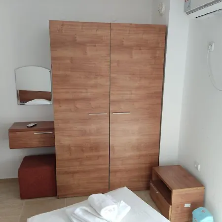 Ideal Three Bed For Families Closed To The Lägenhet Slăntjev Brjag
