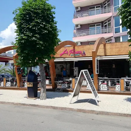 Ideal Three Bed For Families Closed To The * Slăntjev Brjag